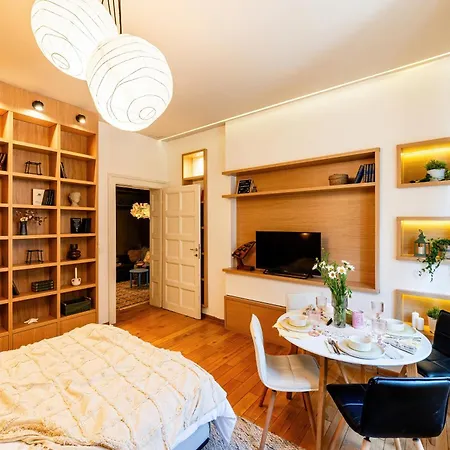 Grand Gallery Old Town Renovated Apartment Belgrade