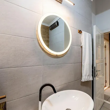 Grand Gallery Old Town Renovated Apartment Belgrade